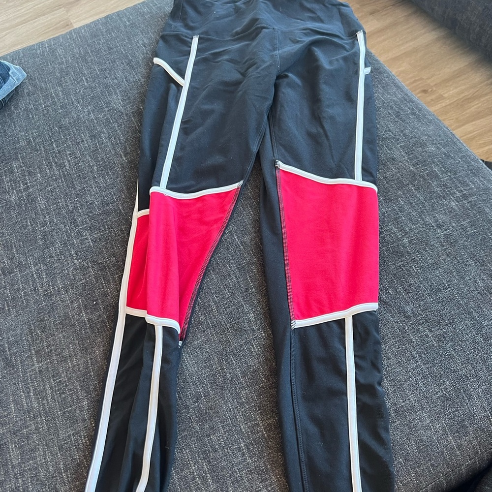 Mondetta Color-Blocked Black and Red Leggings with Elastic Waistband
